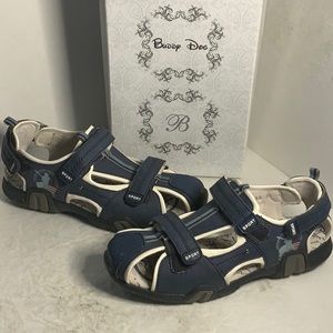 Buddy Dog Boys Summer Velcro Sandals Shoes EUR 36 (US4)